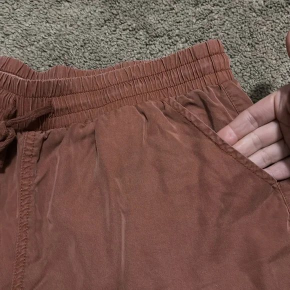 Universal Thread Lyocell Pull On Shorts-Sz M-Rusty Brick Color-Pockets-EUC - Picture 7 of 13